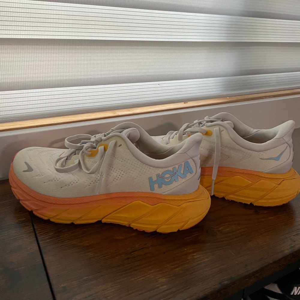 Hoka Arahi size 5.5 women's